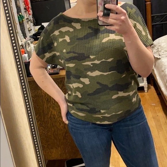 Express Waffle Camo Flirty Top EUC - Picture 9 of 11